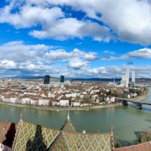 Panoramabild vom Münsterturm in Basel mit dem Rhein